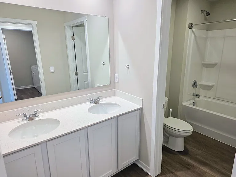655 NW Williamsburg Ln — Photo 29