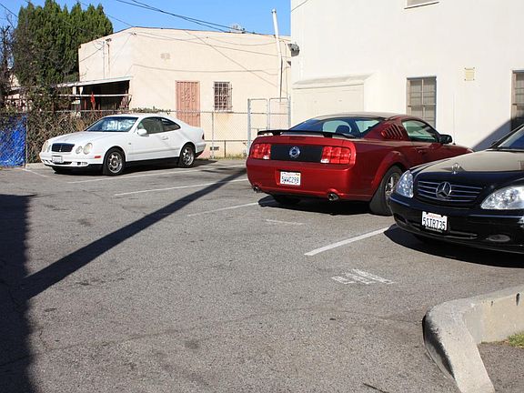 5th image of 5925 Crenshaw Blvd APT 11