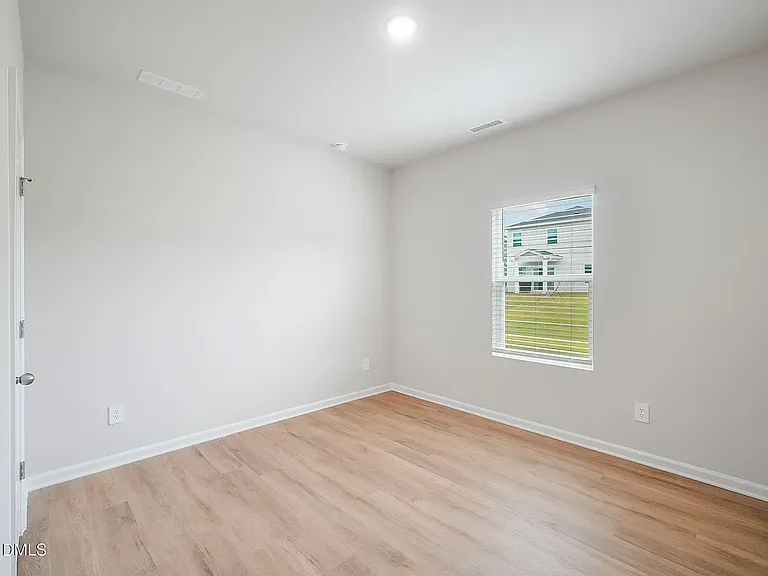 1040 Saint Lawrence Dr — Photo 13