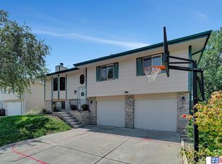 2333 SW 17th St, Lincoln, NE 68522