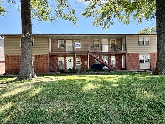 3rd image of 408 S Bosse Ave