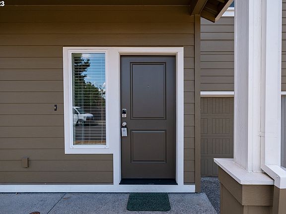 5th image of 5726 NE 131st Pl