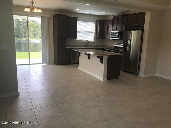 5th image of 77 Richmond Dr