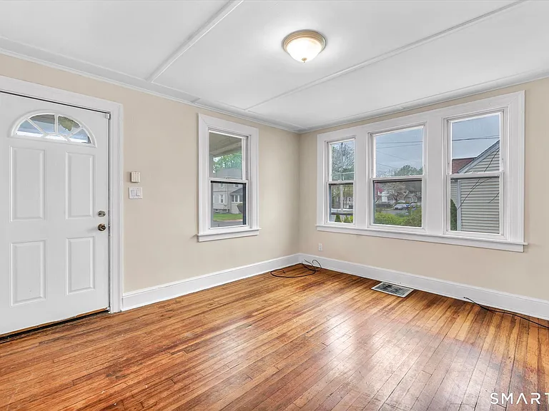 128-130 Sisson St #2 — Photo 5