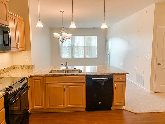 3rd image of 2205 Green Hills Dr #1203