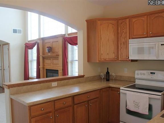 5th image of 292 Lakewick Ln