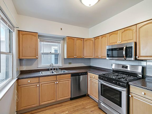 4th image of 1428 Elgin Ave
