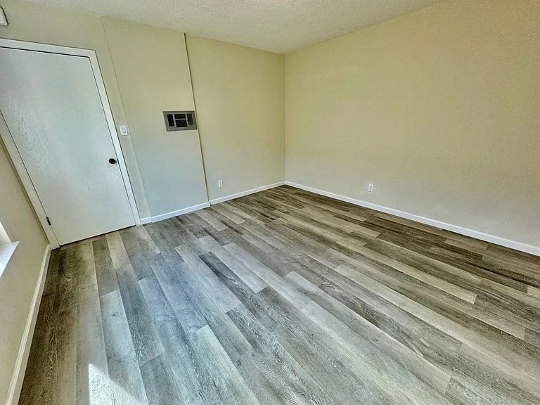 543 Buena Vista Ave West — Photo 12