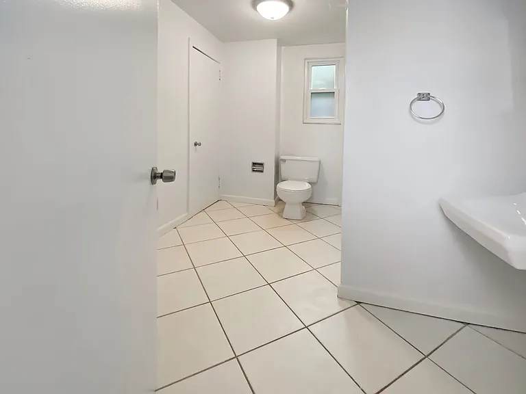 32 Wyoming St E #1 — Photo 14