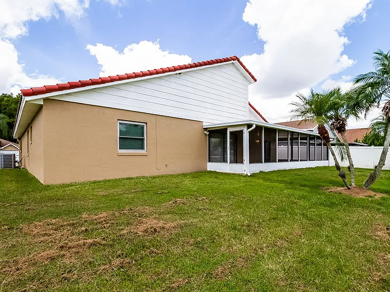 825 Virginia Woods Ln — Photo 16
