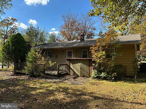 3rd image of 19 Sussex Ave