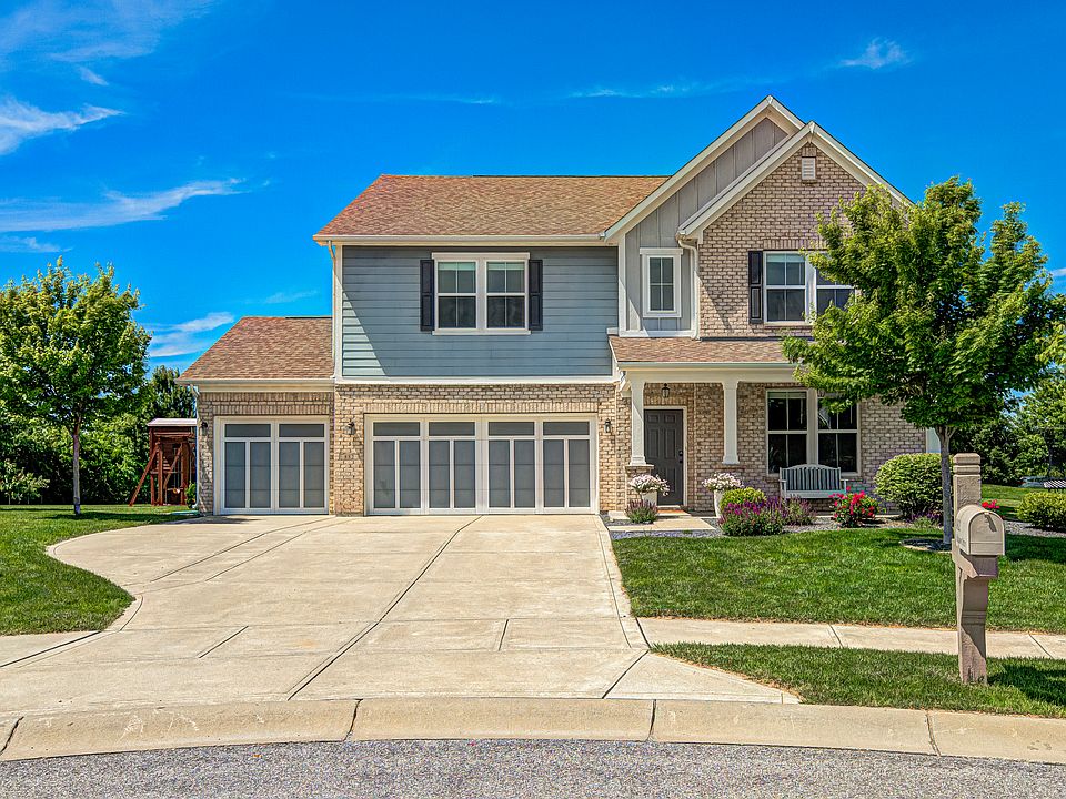 1st image of 882 Oaklawn Dr