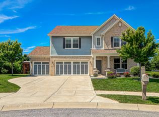 882 Oaklawn Dr, Westfield, IN 46074