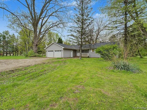 11414 N Lewis Rd, Clio, MI 48420
