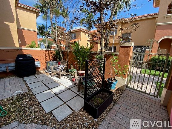 2nd image of 2211 Clipper Pl #2211