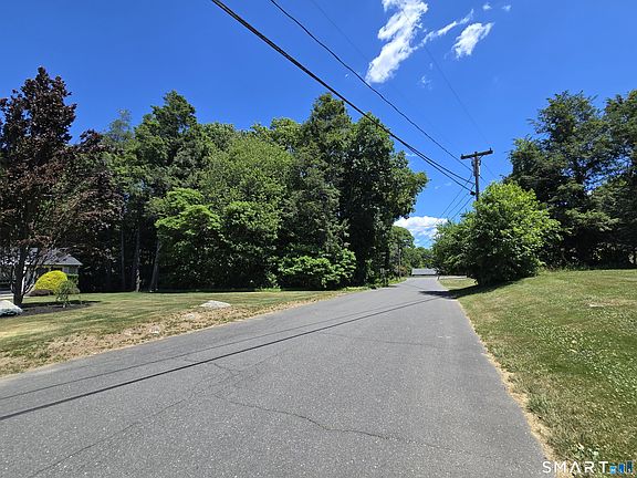 4th image of 21 Pinecrest Drive