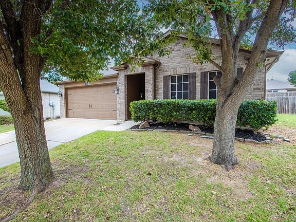 3rd image of 1400 Horseshoe Bend Ct
