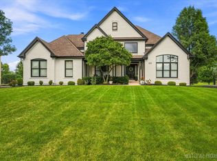 4070 Meadow View Dr, Saint Charles, IL 60175