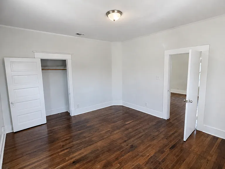 2614 May St — Photo 2