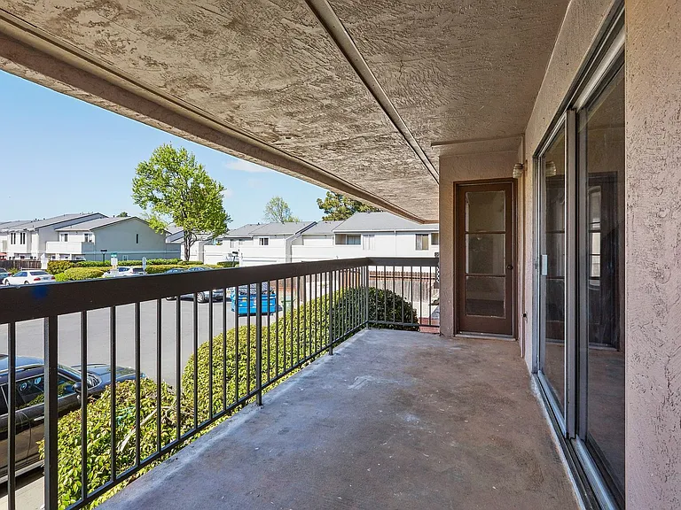 Pinebrook Apartments — Photo 15