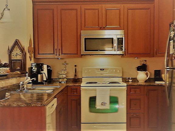 3rd image of 7484 Autumn Trace Blvd