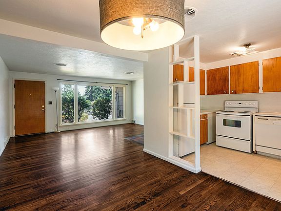 3rd image of 10411 23rd Ave NE