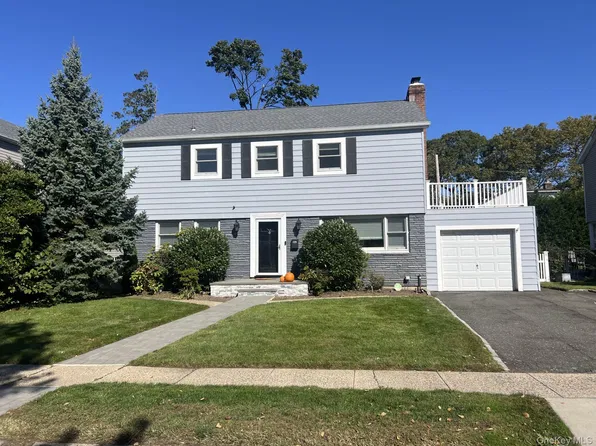 601 Lakeview Avenue, Rockville Centre, NY 11570