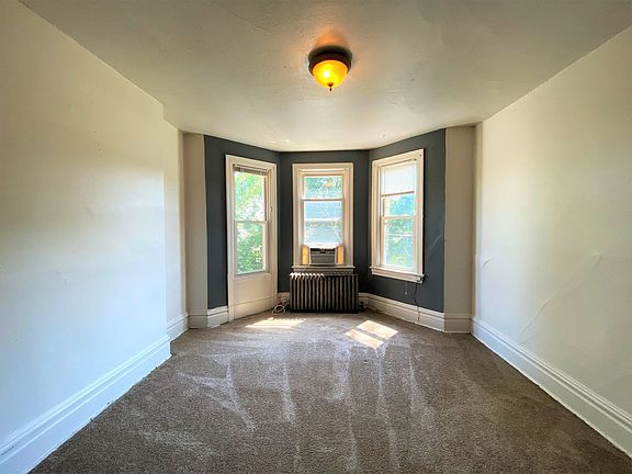 5th image of 5538 Jackson St APT 11