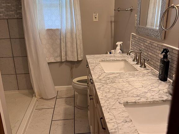 5th image of 217 Oakdell Ave