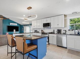 55 New Caster Dr, Lowell, MA 01854