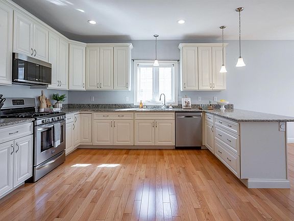 4th image of 12 Torrey Pines Cir #12
