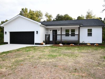 104 Whispering Pines Ln, King, NC, 27021