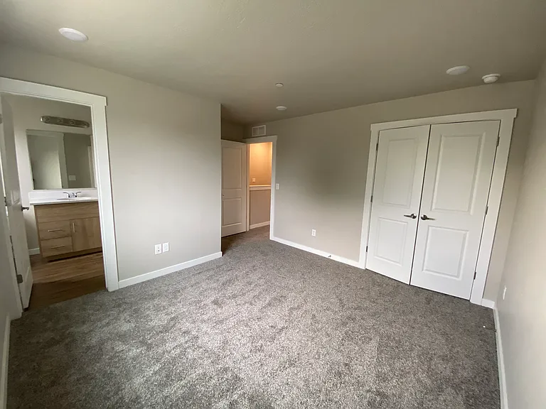 3710 S 10th Ave — Photo 11