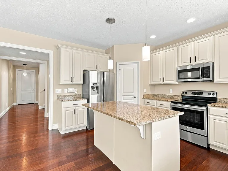 1360 E Foxmont Ln — Photo 10