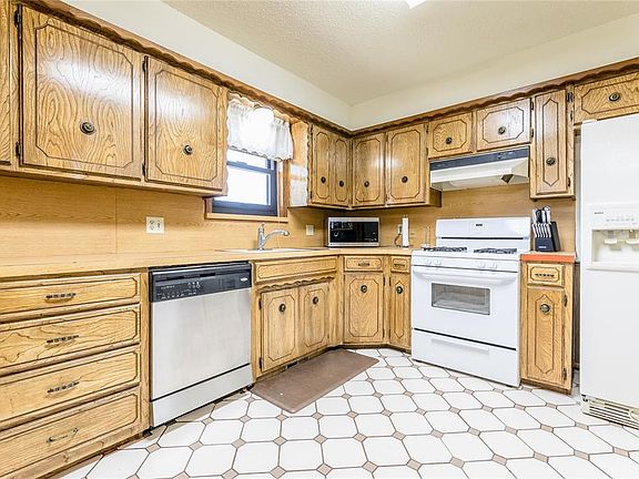 5th image of 403 Kimberly Dr