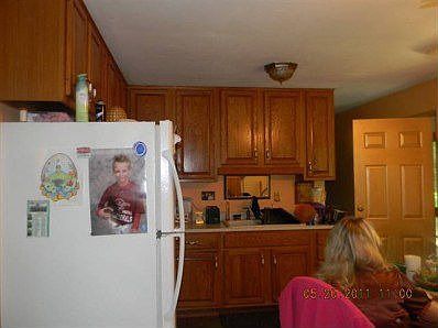 3rd image of 2801 W Oliver Dr