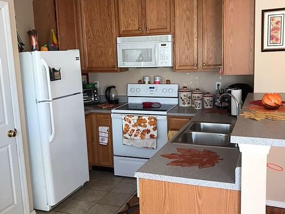 3rd image of 4978 Hurstborough Ct
