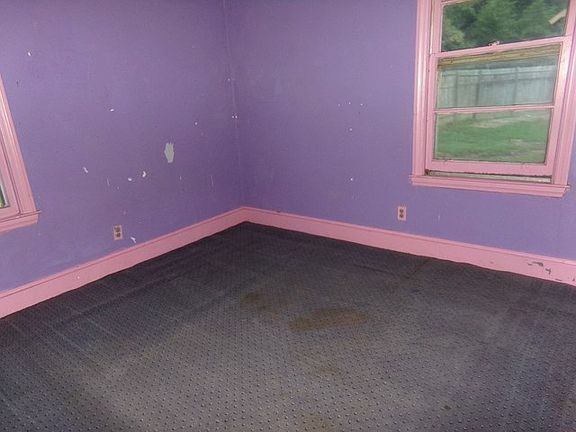 5th image of 144 Lynndale Dr