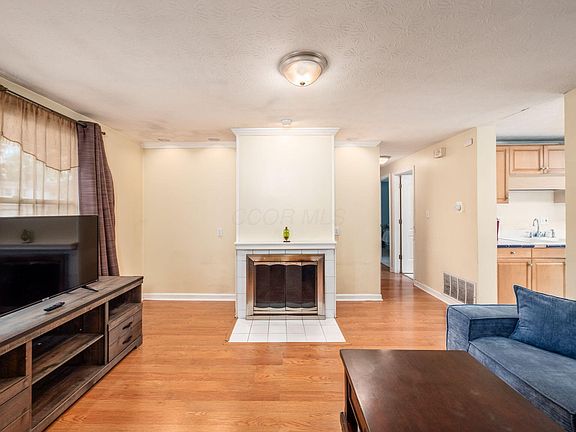 3rd image of 3781 Aurelia Dr