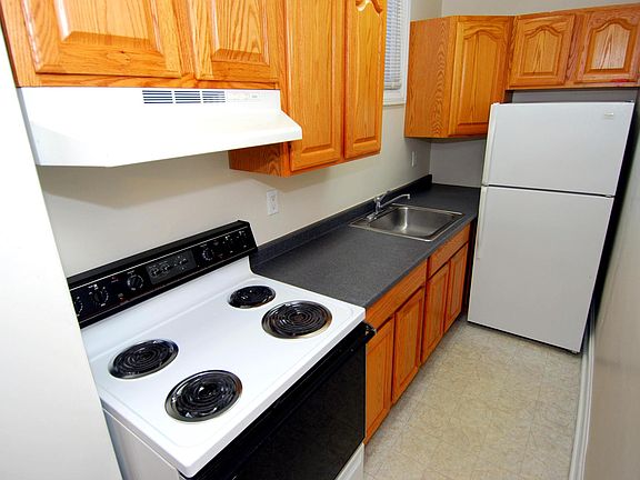 4th image of 1311 W 13th St