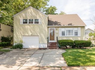 20 Norton St, Freeport, NY 11520