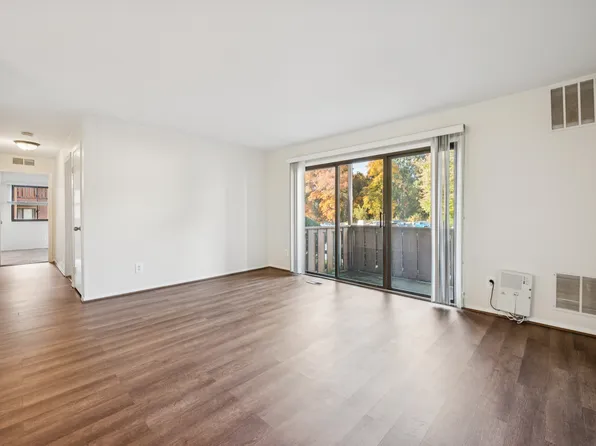 1001 Woodhollow Dr #1001, Marlton, NJ 08053