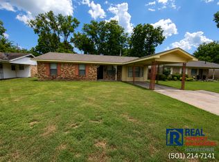 6522 Farmstead Rd, North Little Rock, AR 72117