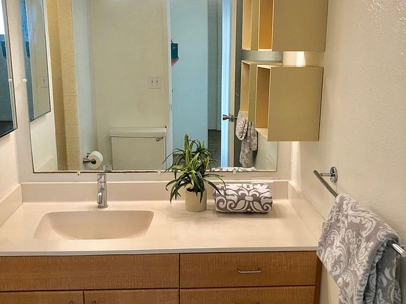 Vinyl bathroom flooring