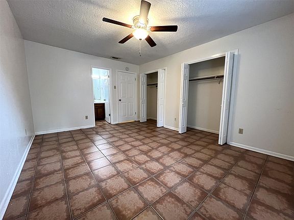 5th image of 3008 Manor Ln APT B
