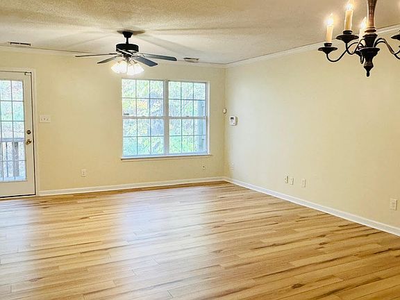 4th image of 308 Virens Dr