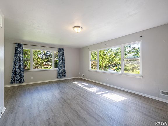 5th image of 3808 N Walround Ln