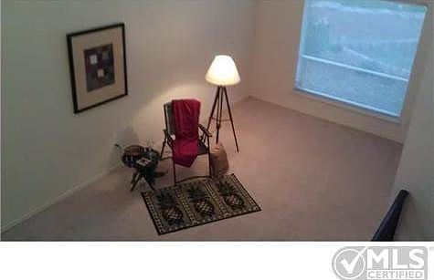 4th image of 13418 Emerald Pass Ave