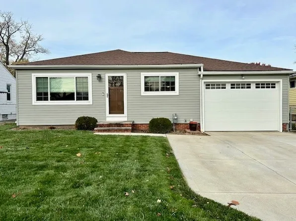 18158 Adams Dr, Strongsville, OH 44149