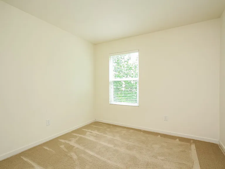 1192 N Aberdeen Dr — Photo 13